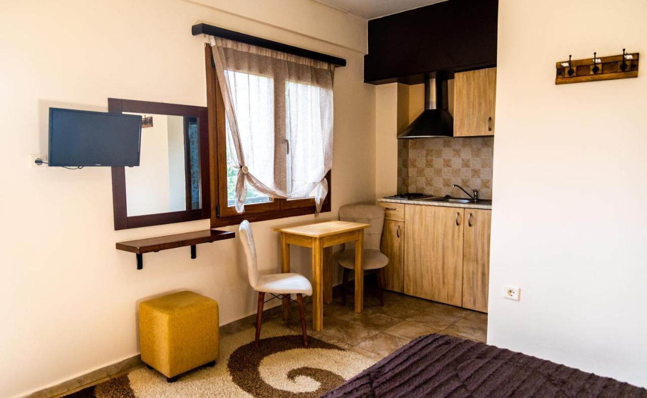 Enastron Hotel Kalavryta Exterior foto