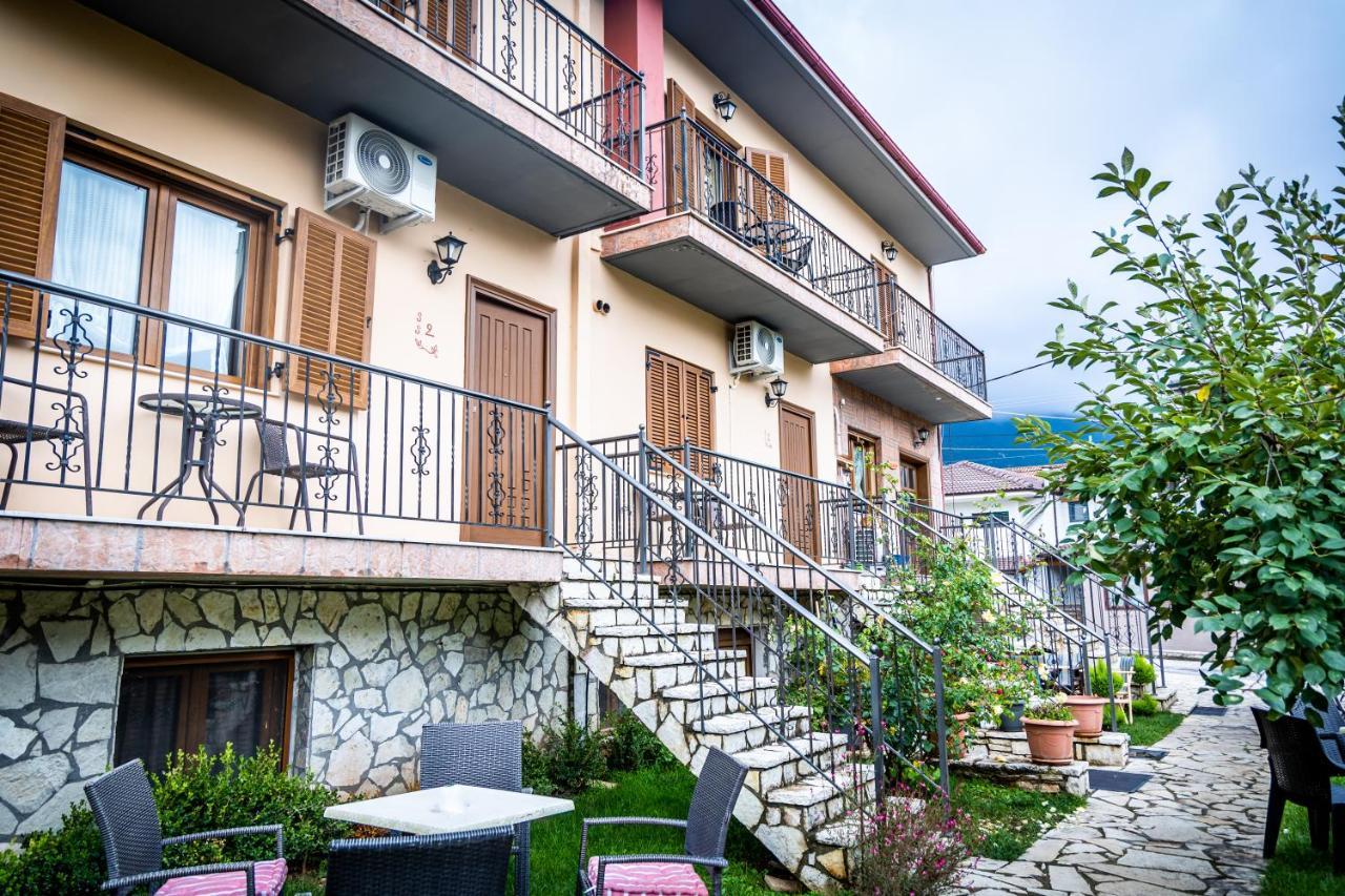 Enastron Hotel Kalavryta Exterior foto